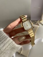 ساعت صفحه مربع