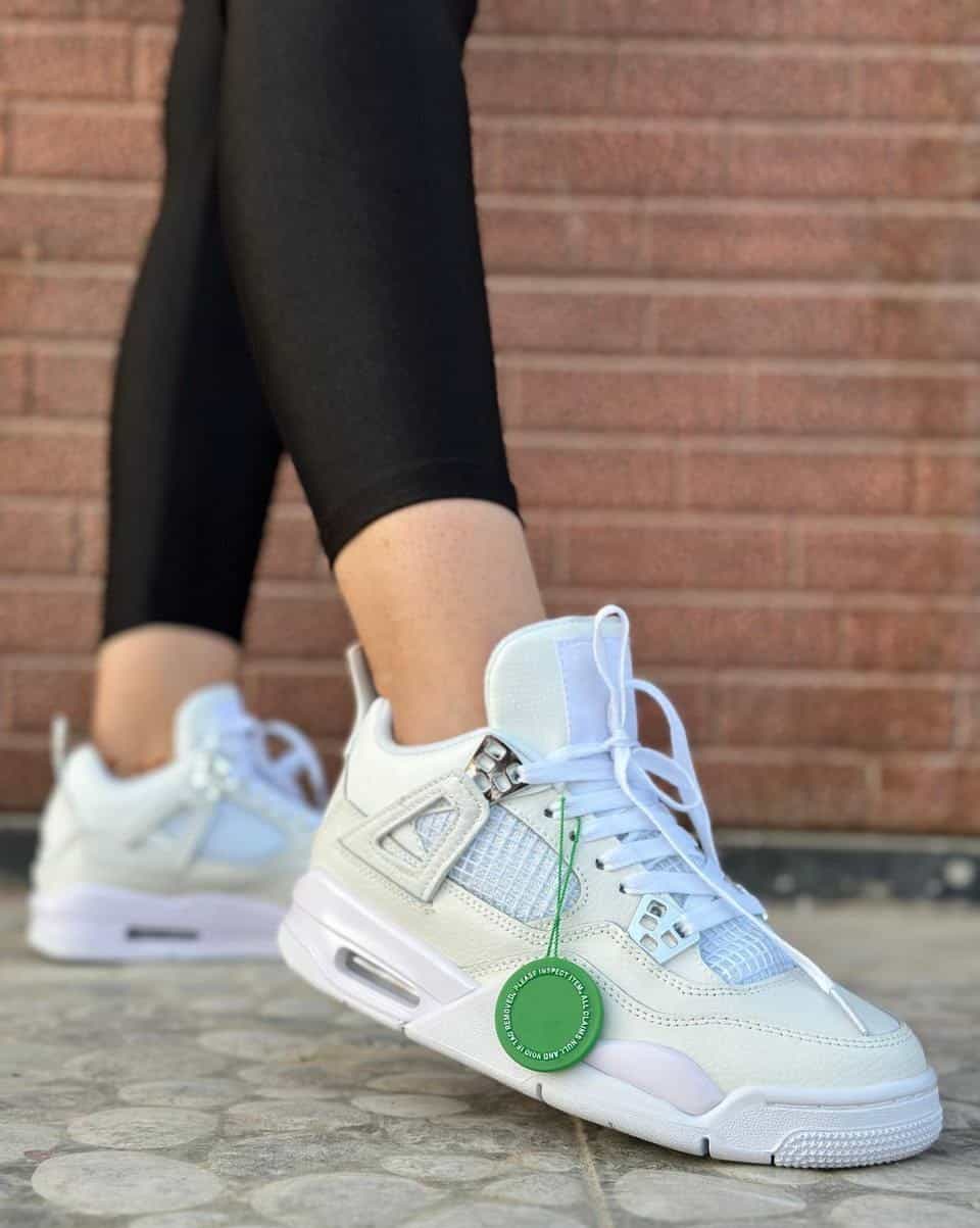fOYMCI3DpZeQruCG-1 کتونی نایک ایر جردن ۴ رترو سفید Nike Air Jordan 4 Retro زنانه - تصویر 1